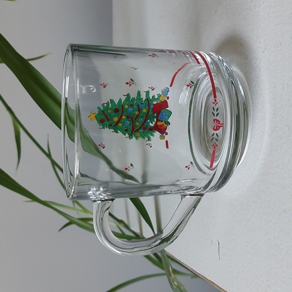 Clear Glass Festive Christmas Tree Mug - Picture 4 of 7